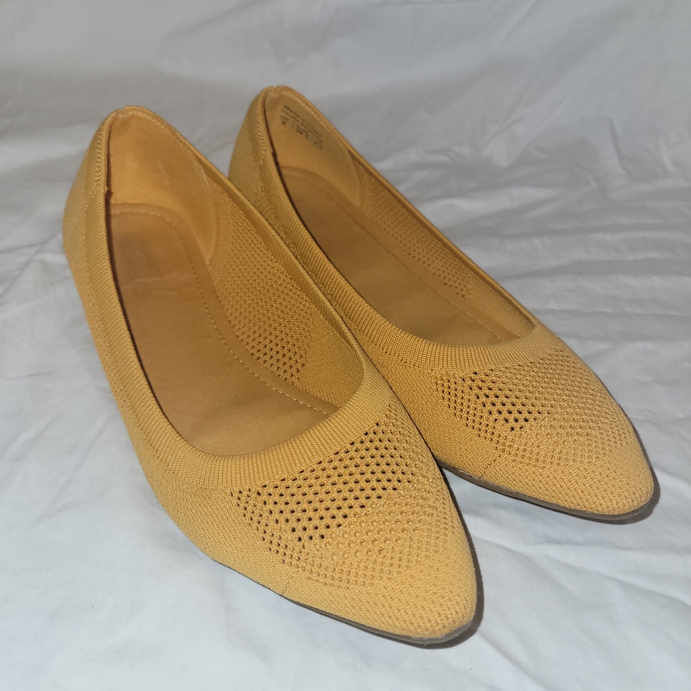 Market & Spruce Mustard Women's Flats